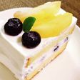桃とブルーベリー♬。.ショートケーキ