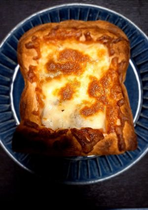 カロリー爆弾シカゴピザ風厚切りトースト-レシピのメイン写真