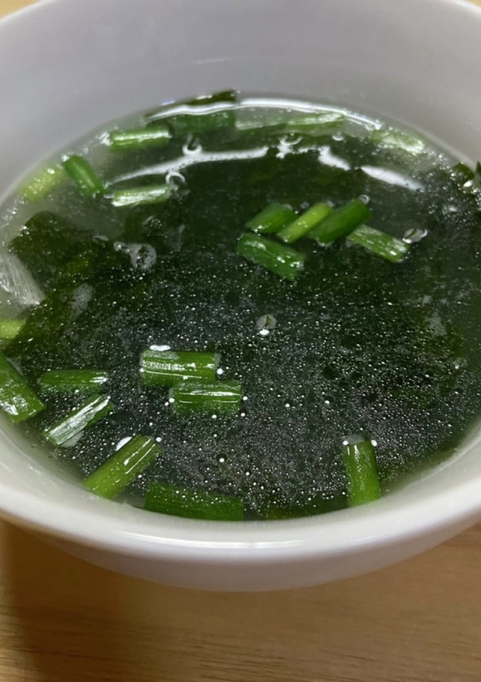 《ダイエット》鶏の煮汁活用★わかめスープ-レシピのメイン写真
