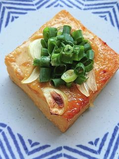 厚揚げに味噌マヨネーズガーリックネギのせ-レシピのメイン写真