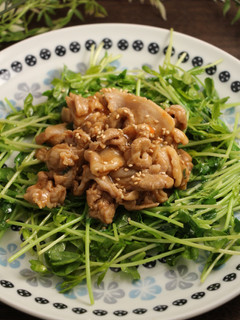 レンジで簡単!豚バラ豆苗-レシピのメイン写真