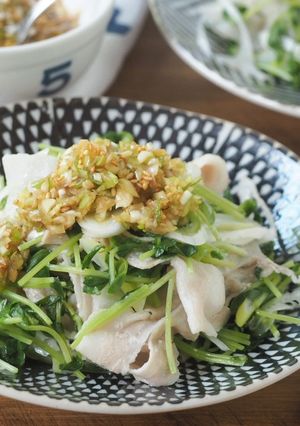レンジで♡豚バラと豆苗ネギの重ね蒸し♪-レシピのメイン写真