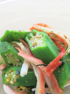 夏野菜のおかず。オクラとカニカマの和え物-レシピのメイン写真