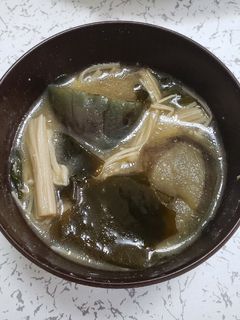 超簡単!揚げ茄子とえのきのわかめの味噌汁-レシピのメイン写真