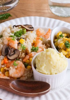 炊飯器で副菜も一緒に♡絶品エビピラフ-レシピのメイン写真