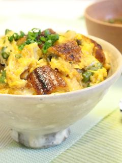ウナギと油揚げの卵丼-レシピのメイン写真