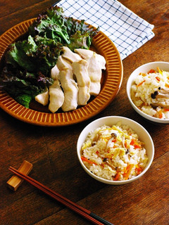 炊飯器で同時♪炊き込みご飯とサラダチキン-レシピのメイン写真