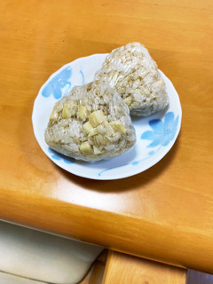 【冷凍・お弁当用】たけのこもち麦おにぎり-レシピのメイン写真