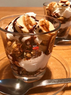 ヨーグルトホイップで☆チョコバナナパフェ-レシピのメイン写真