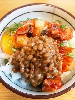 ごま香る♡納豆キムチねぎたま丼♪-レシピのメイン写真
