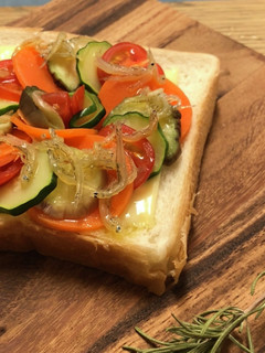 華やか☆野菜リースのごちそうトースト-レシピのメイン写真