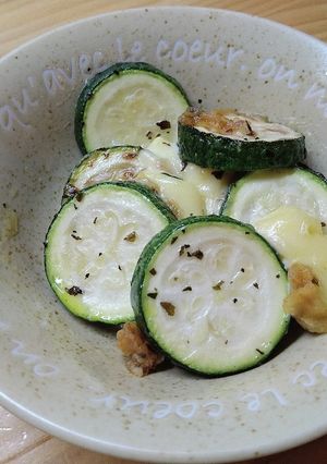 ズッキーニのチーズ炒め-レシピのメイン写真