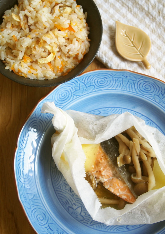 炊飯器で２品！鮭の包みと炊き込みご飯♪-レシピのメイン写真