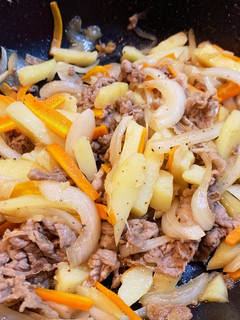 ジャガイモと牛肉のオイスターソース炒め-レシピのメイン写真
