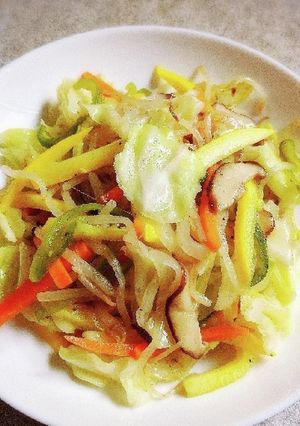 野菜炒め。黄色はズッキーニ。-レシピのメイン写真