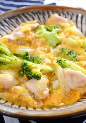 鶏ささみとブロッコリーの白だし卵とじ-レシピのメイン写真