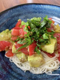 夏バテ防止!トマトとアボカドのそうめん♡-レシピのメイン写真