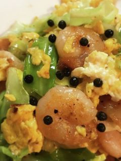 塩漬け胡椒【海老とキャベツの中華炒め】-レシピのメイン写真