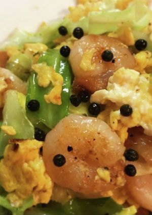 塩漬け胡椒【海老とキャベツの中華炒め】-レシピのメイン写真