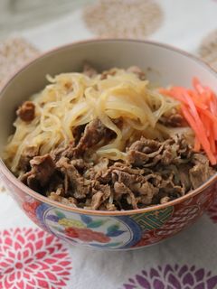 丼でカロリーオフ♪しらたき入り牛丼-レシピのメイン写真
