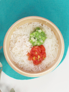【離乳食後期】夏野菜×ささみのそうめん-レシピのメイン写真