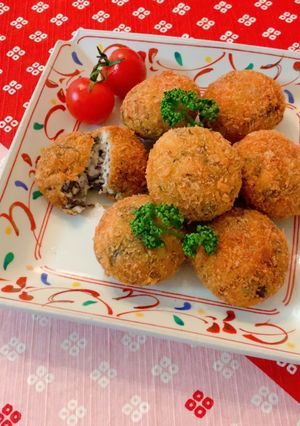 ひじき煮物のリメイク里芋コロッケ-レシピのメイン写真