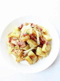 定番!蒸し焼きホクホク【ジャーマンポテト-レシピのメイン写真