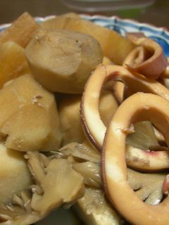 舞茸入り!いかと根菜の煮物-レシピのメイン写真
