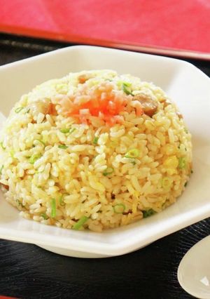 炒めないのにパラパラもち麦入りチャーハン-レシピのメイン写真