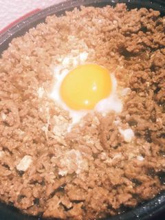 ケチった焼肉の〆にガッツリ肉そぼろ-レシピのメイン写真