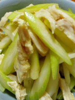 ヘルシー!セロリと蒸し鶏のサラダ!-レシピのメイン写真