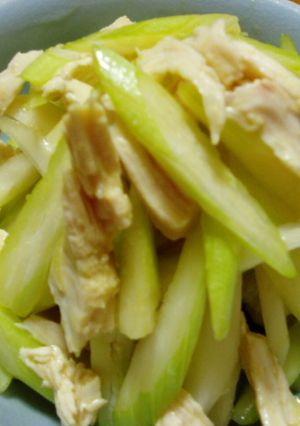 ヘルシー！セロリと蒸し鶏のサラダ！-レシピのメイン写真