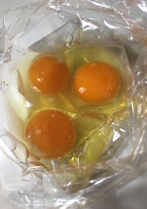 溶き卵はビニール袋におまかせ-レシピのメイン写真