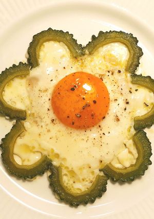 目玉焼きアレンジ ゴーヤの額縁-レシピのメイン写真