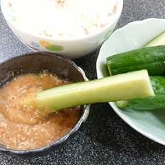 รูปของ ダイエット☆すり胡麻辛味噌でキュウリ消費
