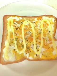 温泉卵でエッグトースト-レシピのメイン写真