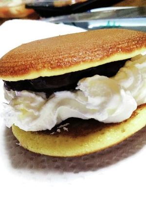 材料2つだけ！生クリームどら焼き-レシピのメイン写真