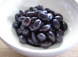 圧力鍋でふっくら煮豆♪ゆで黒豆-レシピのメイン写真