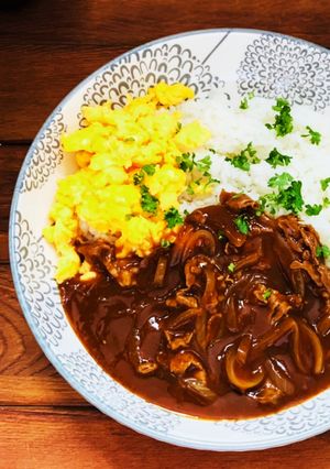 ハヤシライスのスクランブルエッグ乗せ！-レシピのメイン写真