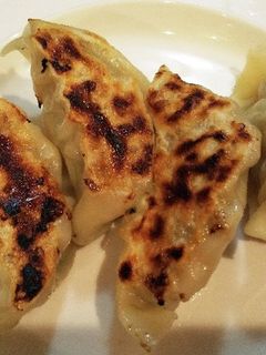 スープ飛び出し注意!我が家の焼餃子-レシピのメイン写真