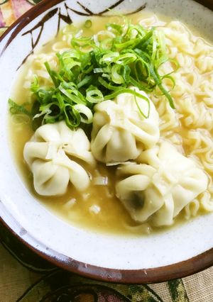 アレンジラーメン●「沖縄そば」＋小籠包-レシピのメイン写真