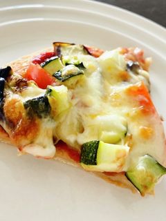 【全粒粉+オートミール】手ごね野菜ピザ-レシピのメイン写真