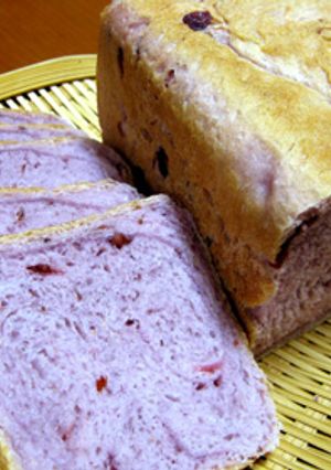 紫芋とクランベリーの手ごね角食パン-レシピのメイン写真