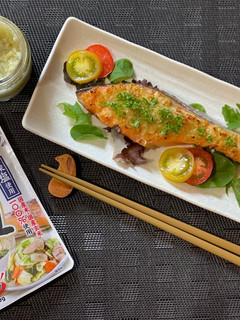 ふっくら鮭のにんにく塩麹漬け-レシピのメイン写真