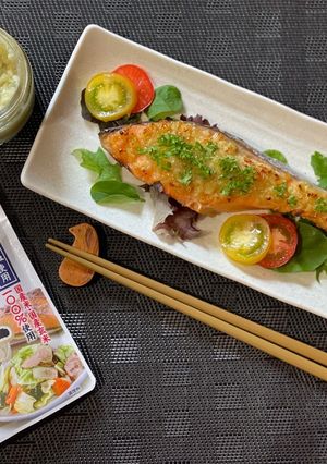 ふっくら鮭のにんにく塩麹漬け-レシピのメイン写真