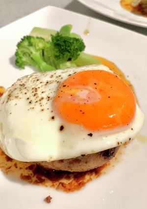 ケト ハンバーグ 目玉焼き乗せ-レシピのメイン写真