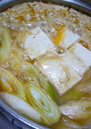 寒い日のお鍋♪　ピリ辛ごま味噌鍋-レシピのメイン写真