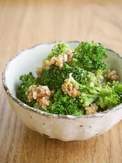 簡単!香ばし♪ブロッコリーのクルミ和え♪-レシピのメイン写真