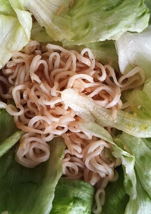 極限省力！　冷やしモヤシレタスラーメン-レシピのメイン写真