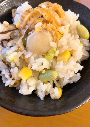 バターは後のせ！ホタテの炊き込みご飯！-レシピのメイン写真